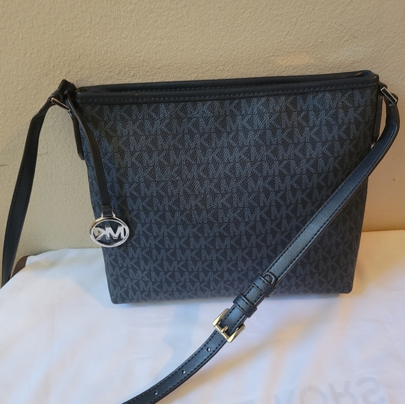 Michael kors crossbody bag - Picture 6 of 15
